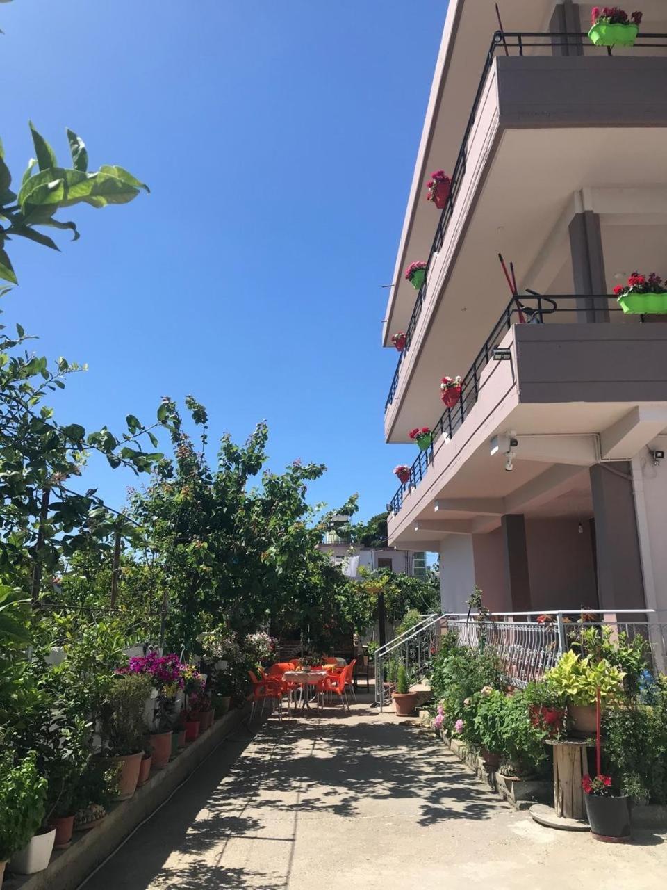 Rest House Vlorë Exteriör bild